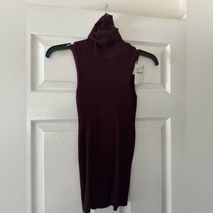 Max Studio Deep Purple Sleeveless Turtleneck Sweater